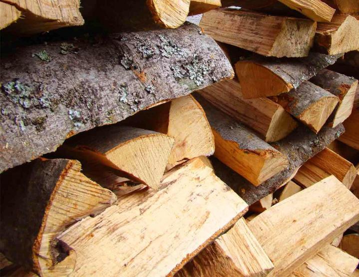 Vente de bois de chauffage au Bourg-Dun