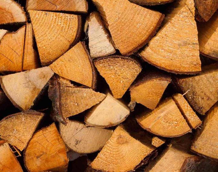 Vente de bois de chauffage au Bourg-Dun